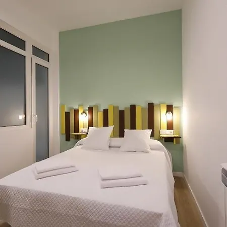 Trueba Apartamento Recien Reformado En Gros Lägenhet
